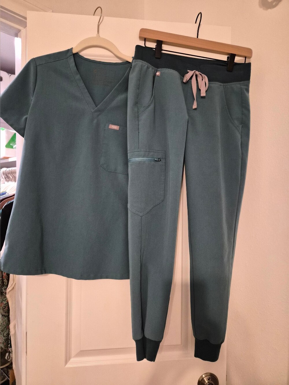 Figs Hydrogreen Scrub Set